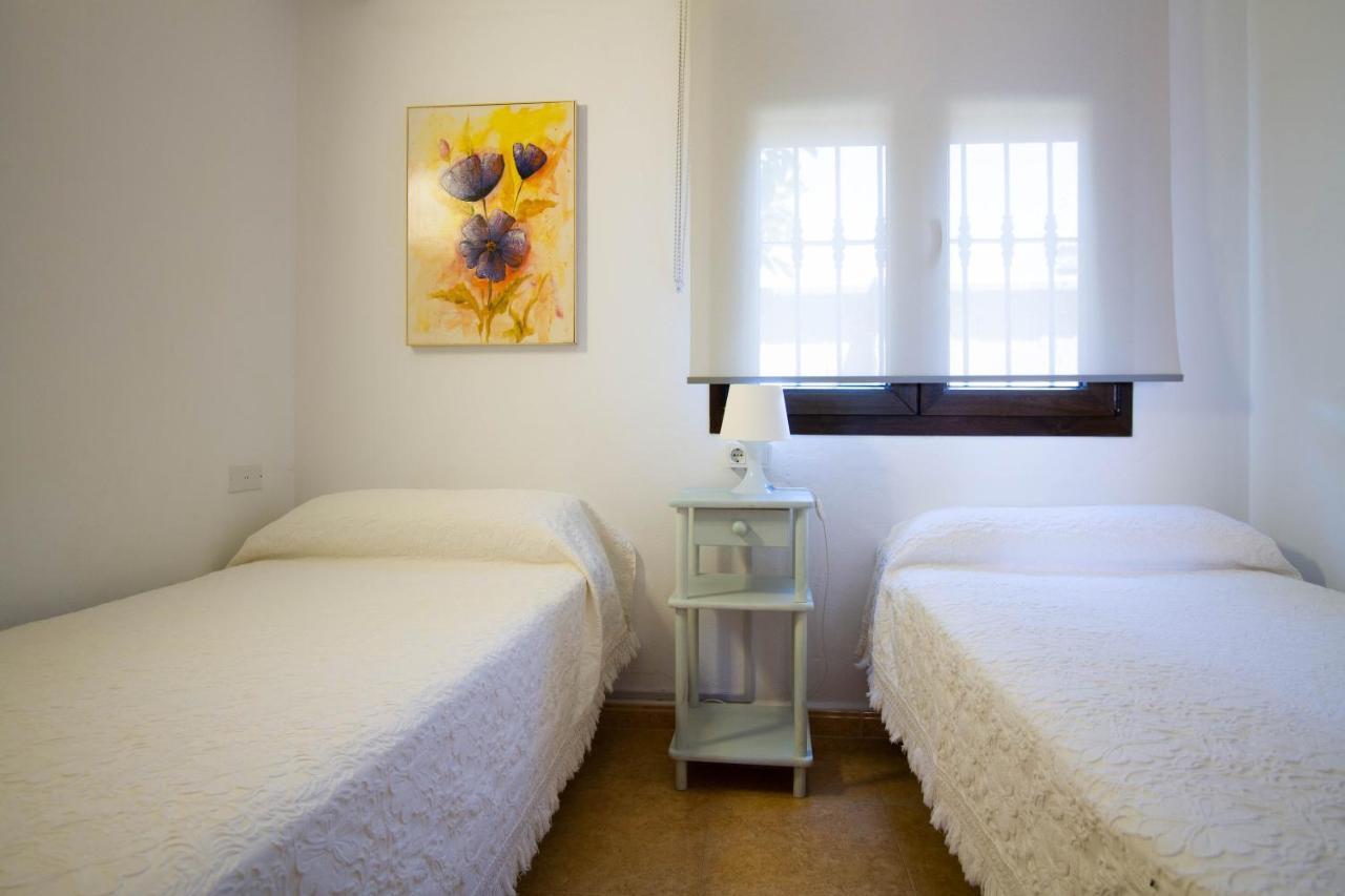 Apartamentos Turisticos Trajano Bolonia Exteriör bild