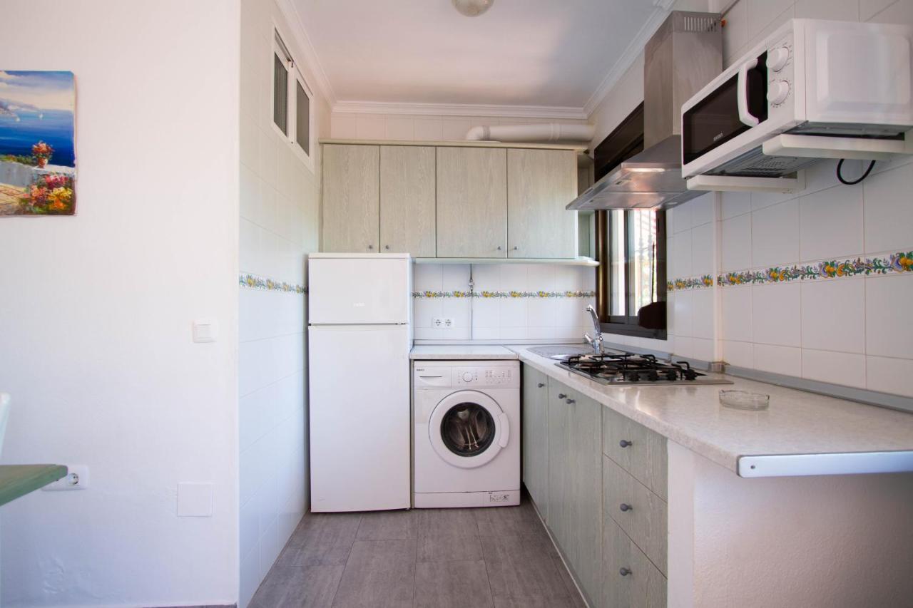 Apartamentos Turisticos Trajano Bolonia Exteriör bild