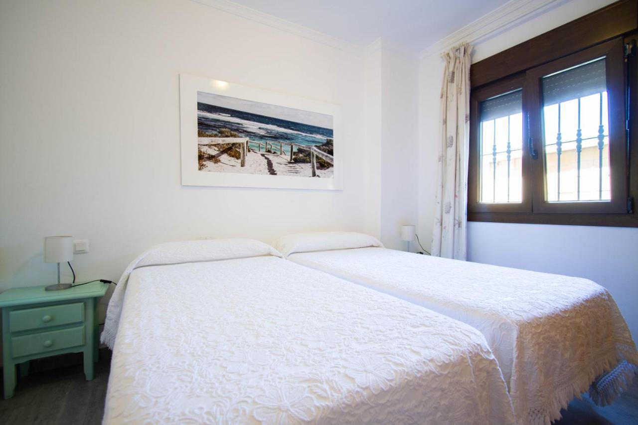 Apartamentos Turisticos Trajano Bolonia Exteriör bild