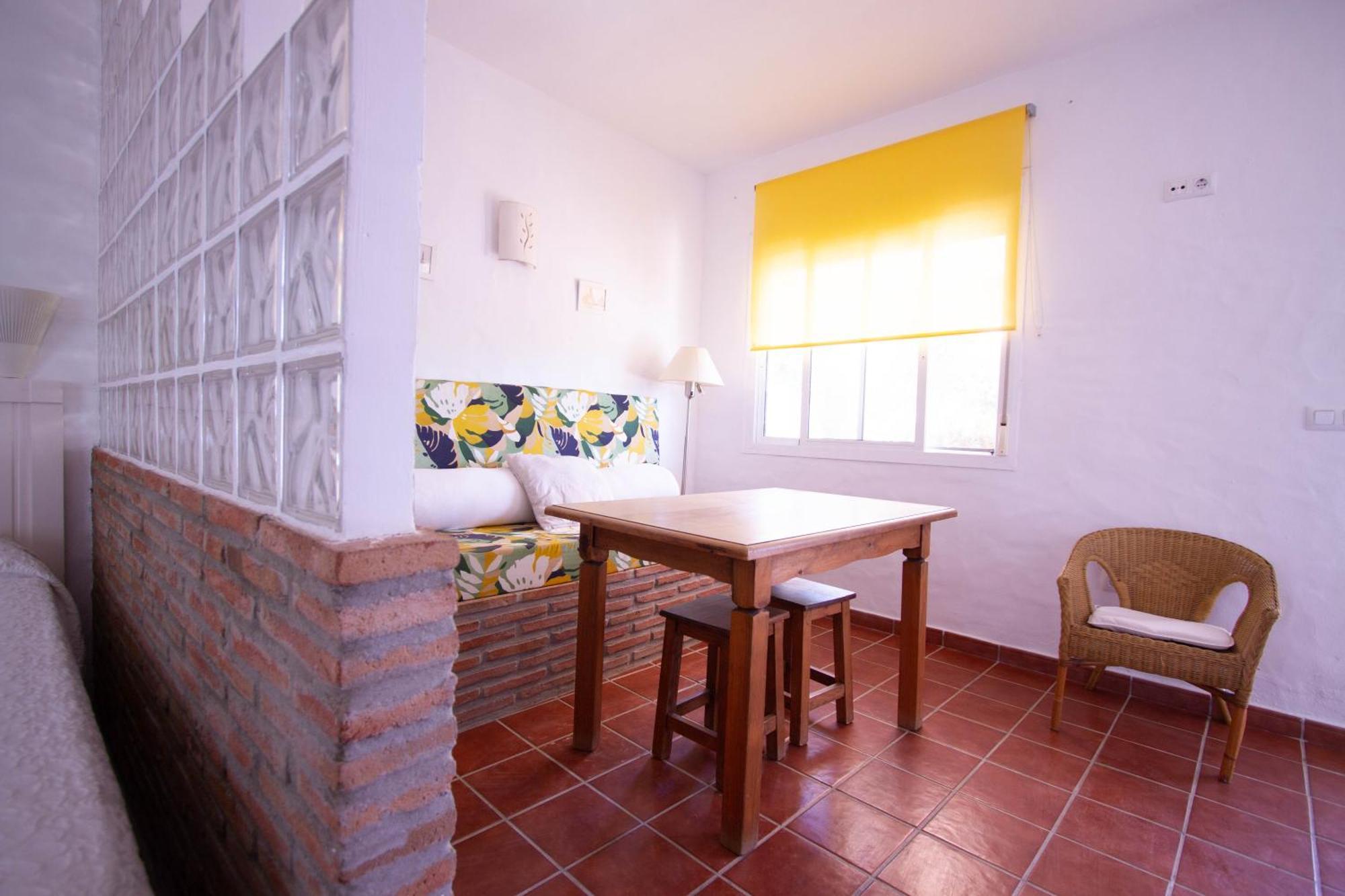 Apartamentos Turisticos Trajano Bolonia Exteriör bild
