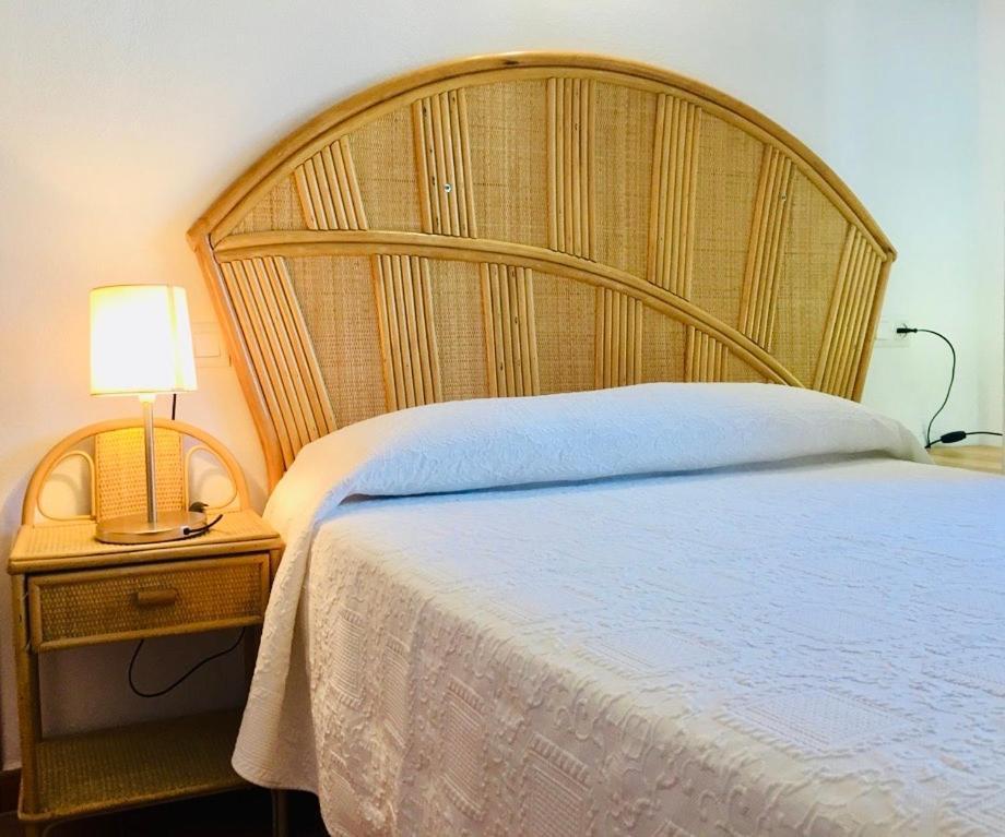 Apartamentos Turisticos Trajano Bolonia Exteriör bild