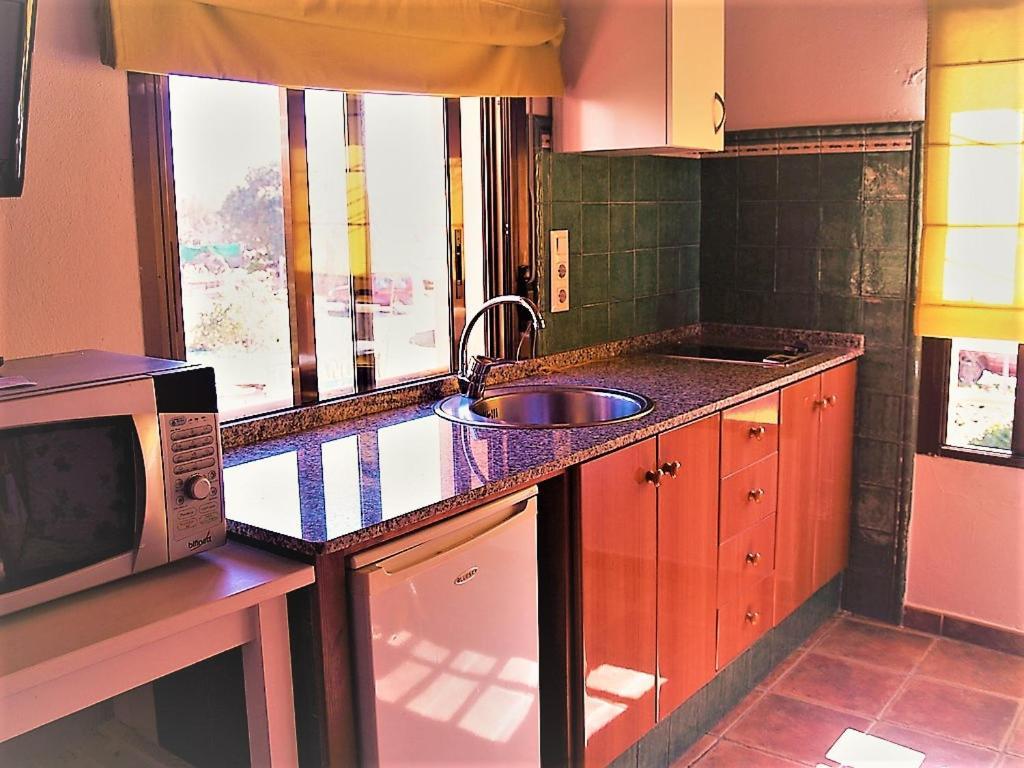 Apartamentos Turisticos Trajano Bolonia Exteriör bild